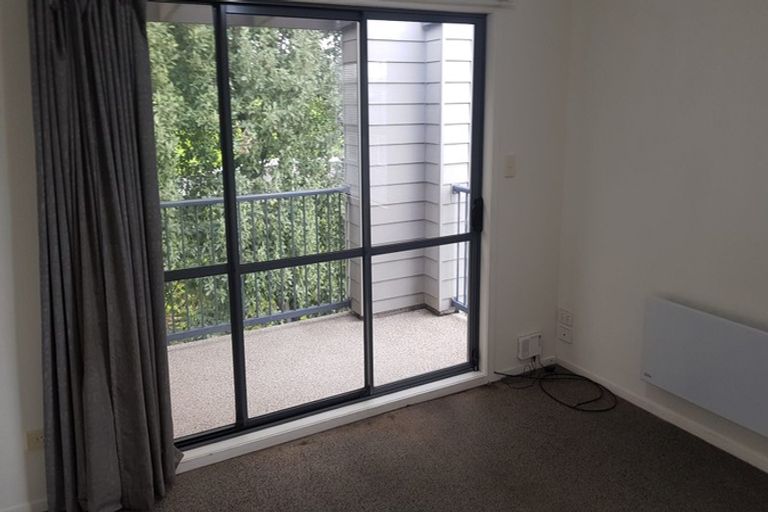 Photo of property in 2/83 Portage Road, New Lynn, Auckland, 0600