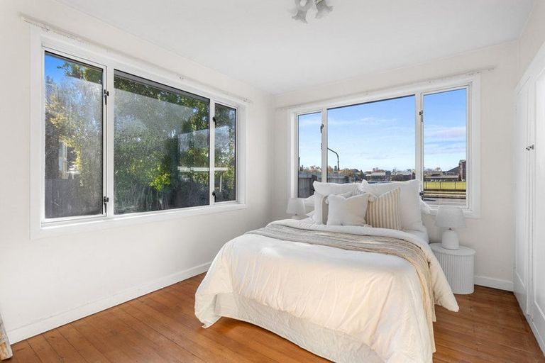 Photo of property in 1/197 Main North Road, Redwood, Christchurch, 8051