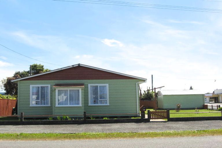 Photo of property in 104 Russell Street, Westport, 7825