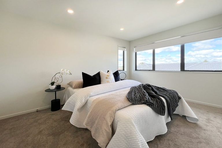 Photo of property in 46d Tiroroa Avenue, Te Atatu South, Auckland, 0610