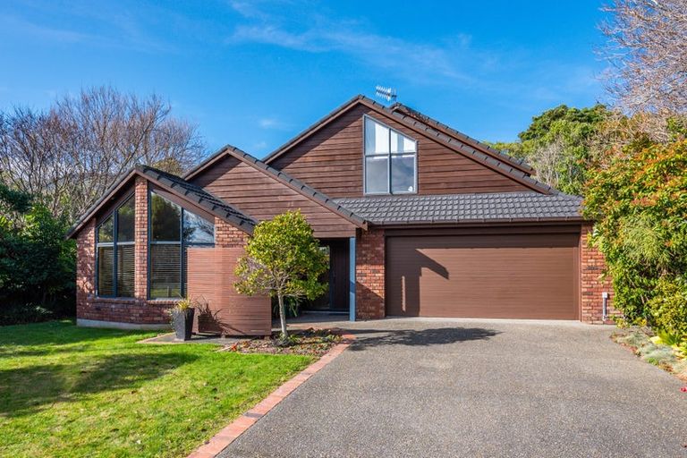 Photo of property in 11 Karu Crescent, Waikanae, 5036