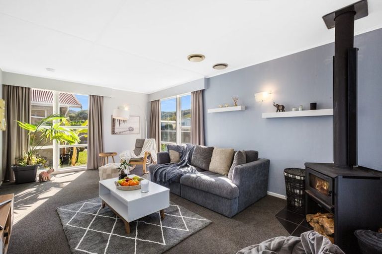 Photo of property in 2 Kawatiri Grove, Wainuiomata, Lower Hutt, 5014