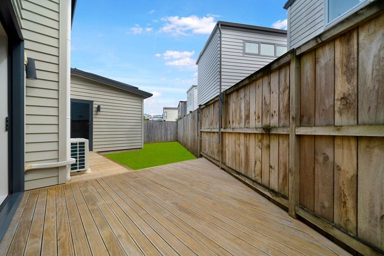 Photo of property in 48 Zita Maria Drive, Massey, Auckland, 0614
