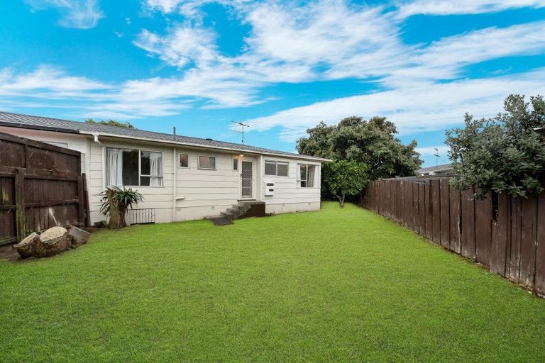 Photo of property in 1/29 Kindergarten Drive, Conifer Grove, Takanini, 2112