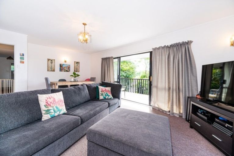 Photo of property in 39 Lastel Place, Shelly Park, Auckland, 2014