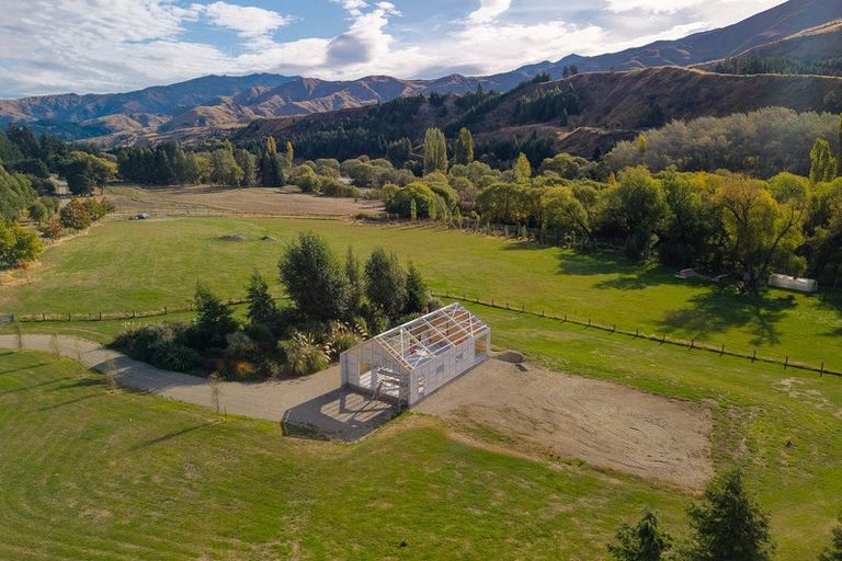 Photo of property in 930 Mount Barker Road, Wanaka, 9382