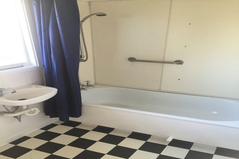Photo of property in 18 Packe Street, Edgeware, Christchurch, 8013
