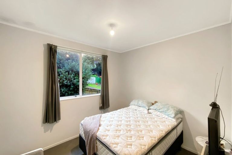Photo of property in 29 Rehia Road, Massey, Auckland, 0614