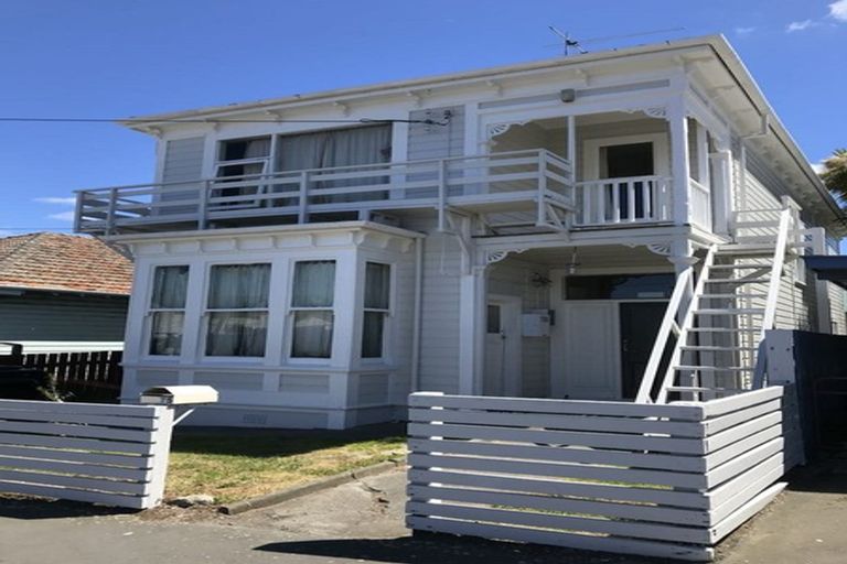 Photo of property in 75 Constable Street, Newtown, Wellington, 6021