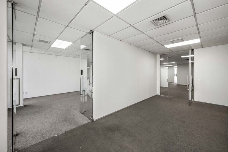 Photo of property in 101 Station Road, Kumeu, 0891