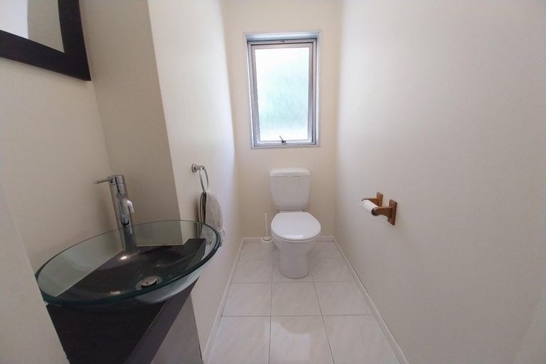 Photo of property in 4 Lynmouth Avenue, Karori, Wellington, 6012