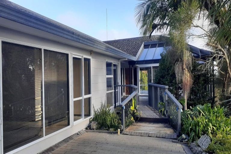 Photo of property in 87 Point View Drive, East Tamaki Heights, Auckland, 2016