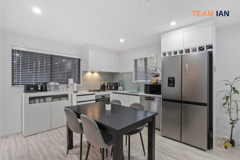 Photo of property in 19c Farwood Drive, Henderson, Auckland, 0612