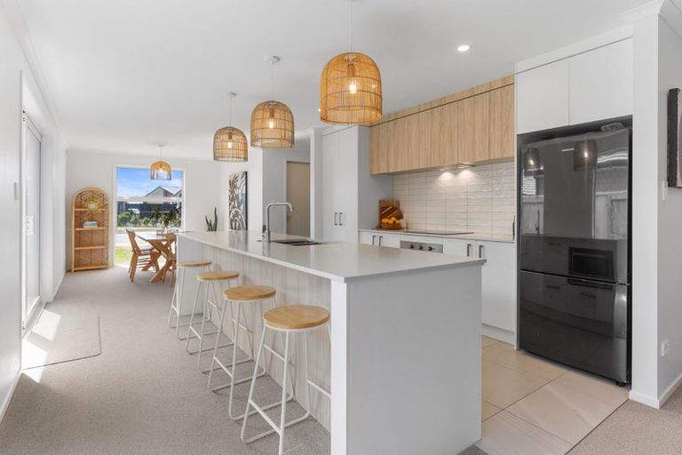 Photo of property in 83 Hills View Drive, Papamoa, 3118