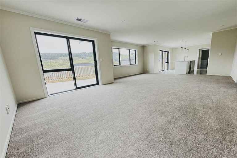 Photo of property in 4 Swinton Place, Churton Park, Wellington, 6037