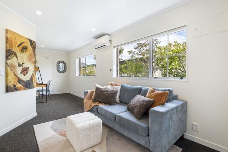 Photo of property in 13a Gulf View Road, Murrays Bay, Auckland, 0630