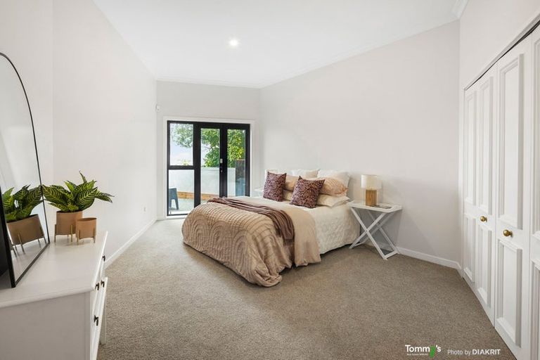 Photo of property in 25u2 Thane Road, Roseneath, Wellington, 6011