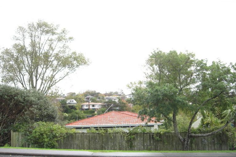 Photo of property in 50 Uxbridge Road, Mellons Bay, Auckland, 2014