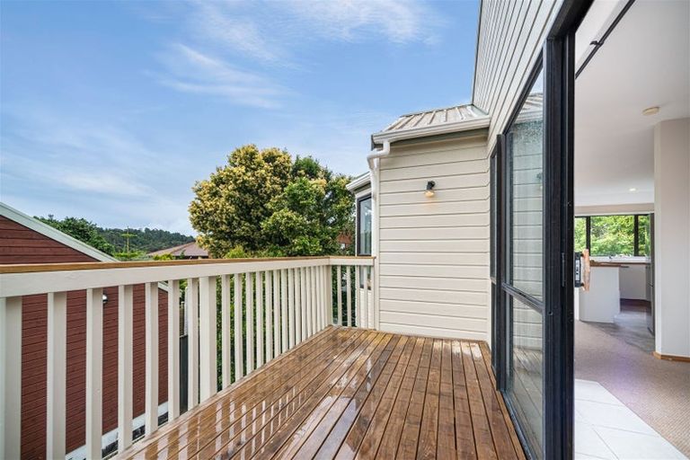 Photo of property in 1/5 Tree View Avenue, Glenfield, Auckland, 0629