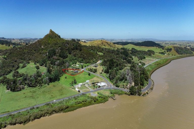 Photo of property in 17 Tokatoka Road, Ruawai, 0592