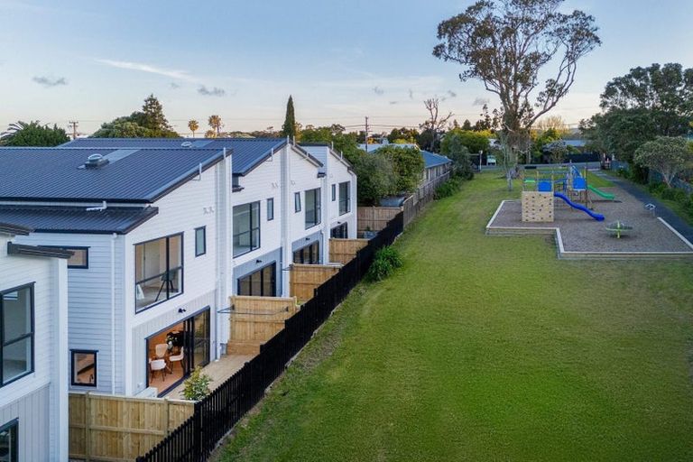 Photo of property in 30a/2 Tirimoana Road, Te Atatu South, Auckland, 0602