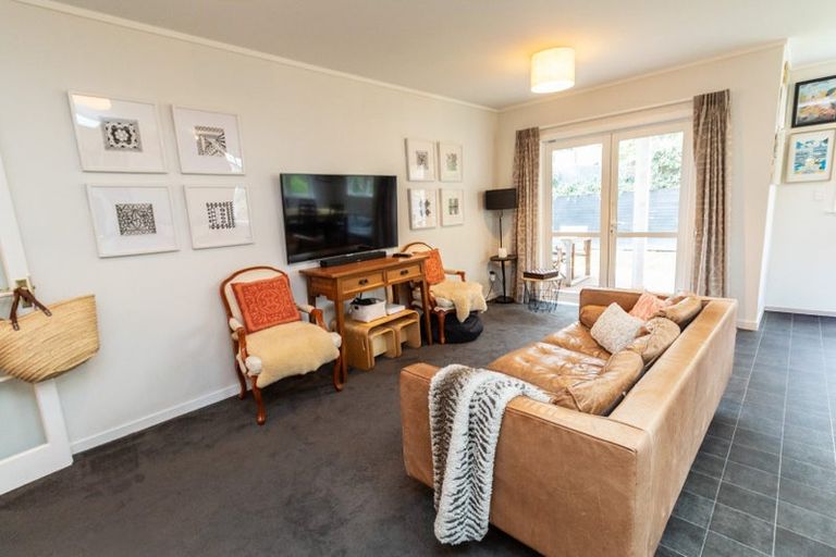 Photo of property in 2 Akatea Street, Berhampore, Wellington, 6023