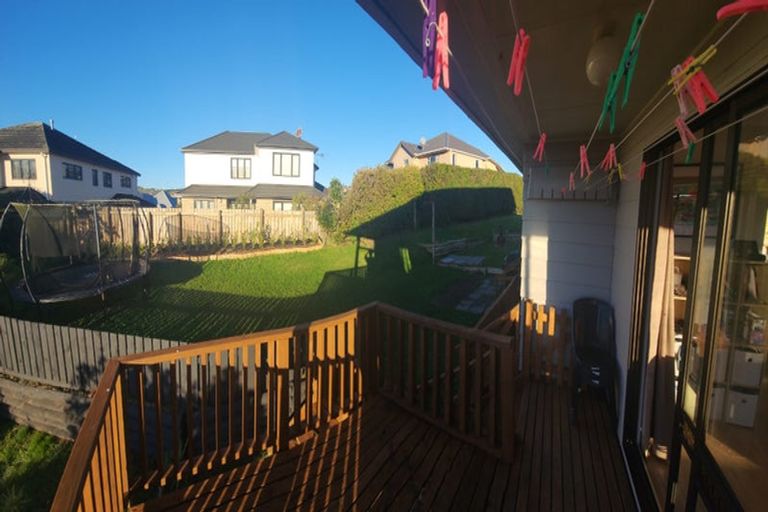 Photo of property in 10 Makatote Grove, Churton Park, Wellington, 6037