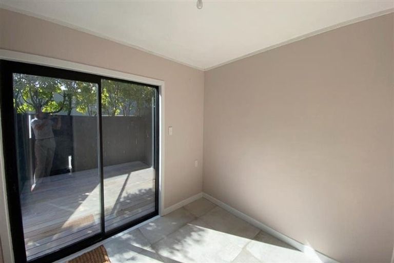 Photo of property in 3/246 Lake Road, Hauraki, Auckland, 0622