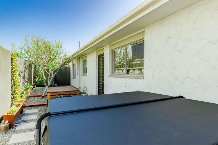 Photo of property in 22 Mahana Road, Paraparaumu Beach, Paraparaumu, 5032