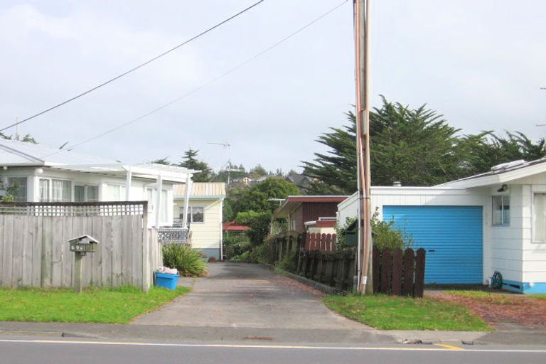 Photo of property in 69b Red Beach Road, Red Beach, 0932