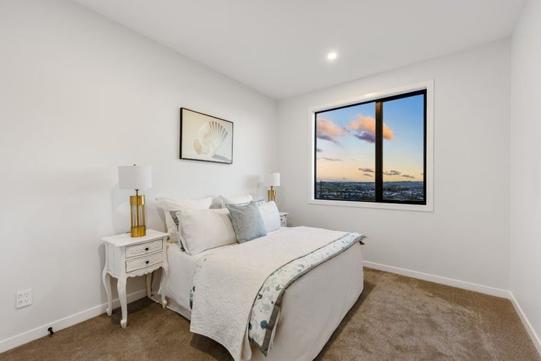 Photo of property in 17 Manawanui Way, Orewa, 0931