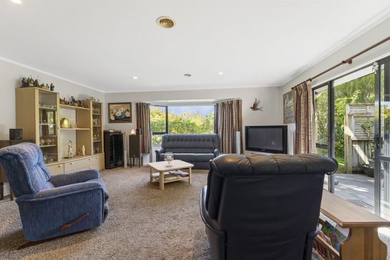Photo of property in 5 Saunders Close, Whitby, Porirua, 5024