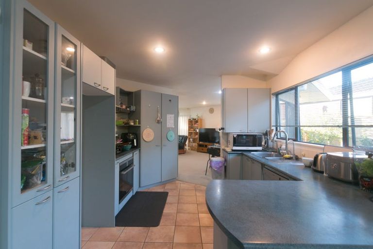 Photo of property in 42 Caribbean Drive, Unsworth Heights, Auckland, 0632