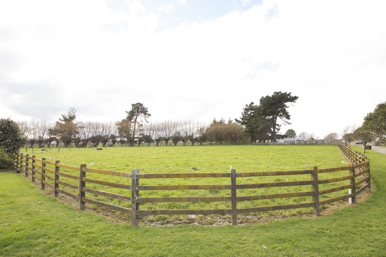 Photo of property in 413 Milson Line, Milson, Palmerston North, 4478