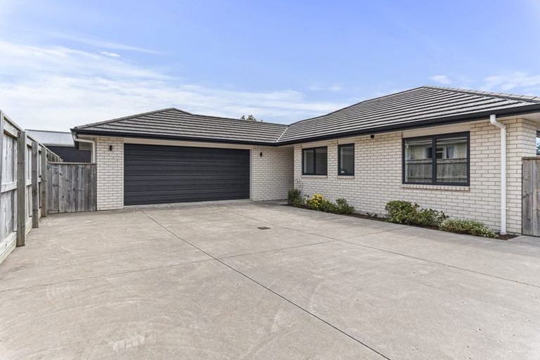 Photo of property in 25b Karaka Street, Merrilands, New Plymouth, 4312