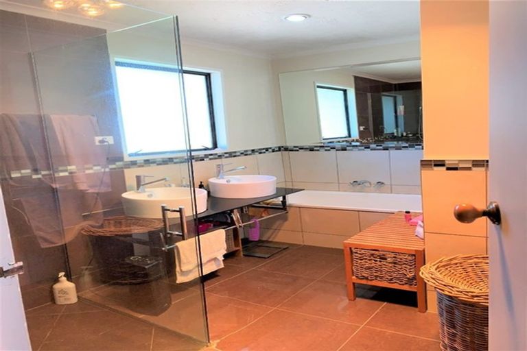Photo of property in 405 Avonhead Road, Avonhead, Christchurch, 8042
