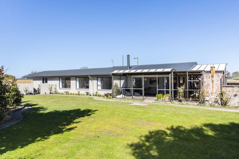 Photo of property in 10 Westerleigh Street, Bishopdale, Christchurch, 8053
