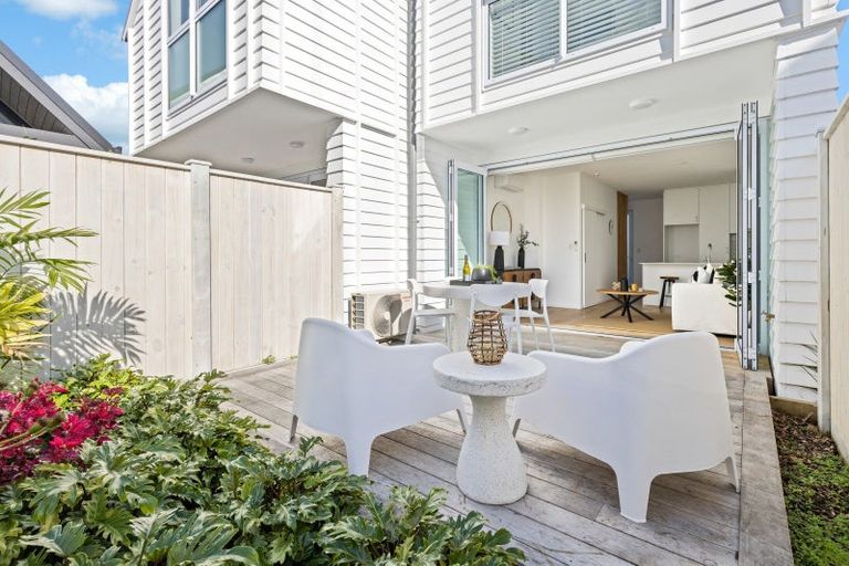 Photo of property in 7 Titoki Close, Matakana, Warkworth, 0985