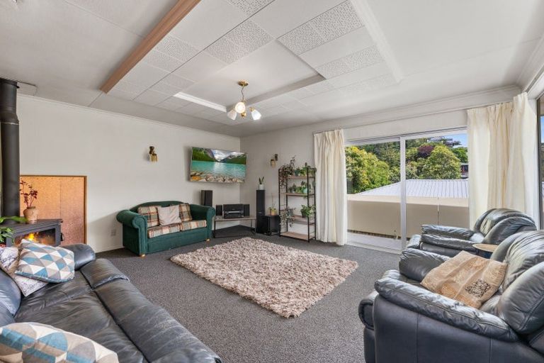 Photo of property in 13 Milton Terrace, Picton, 7220