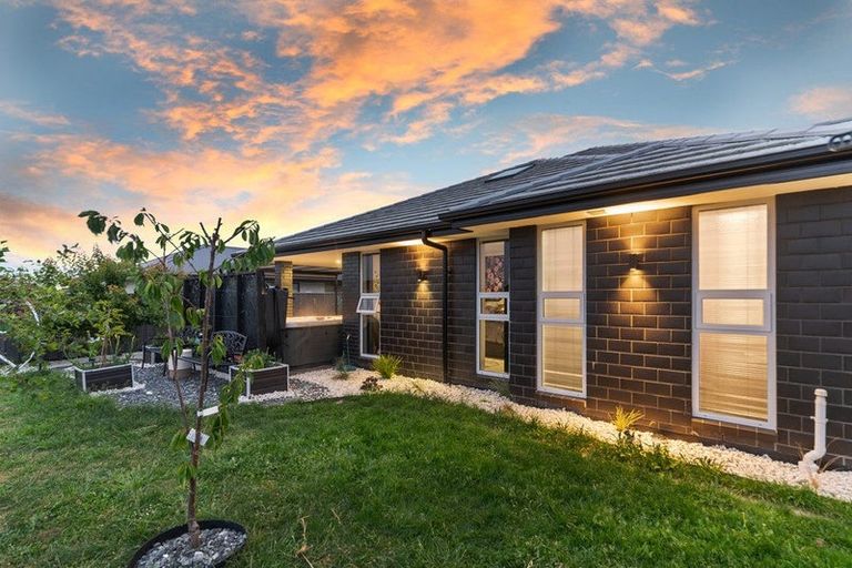 Photo of property in 14 Deans Place, Amberley, 7410