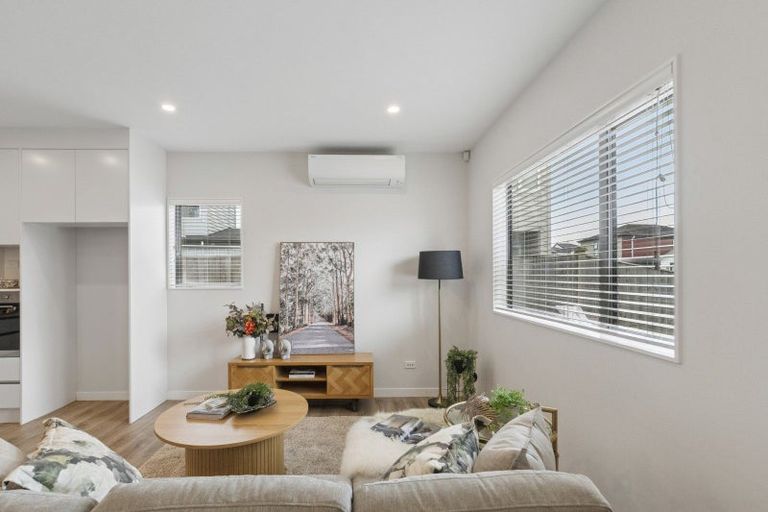 Photo of property in 9 Survila Street, Takanini, 2110