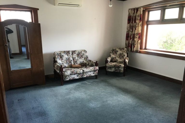 Photo of property in 94 Endeavour Street, Lyall Bay, Wellington, 6022