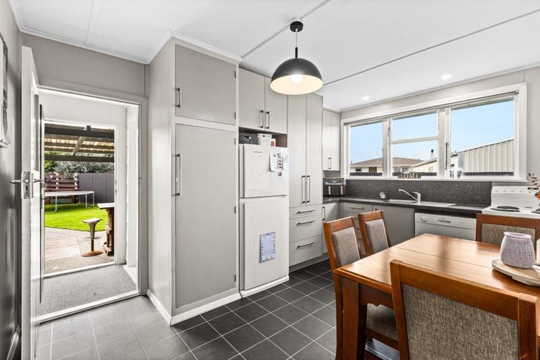 Photo of property in 10 Wallis Place, Onekawa, Napier, 4110