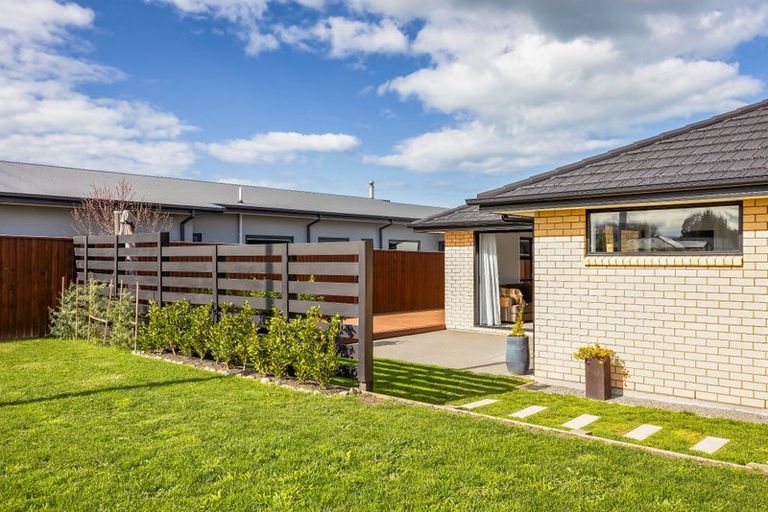 Photo of property in 35 Tara Crescent, Woodend, 7610