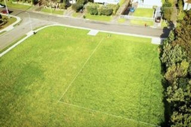 Photo of property in 28 Huia Street, Waikanae, 5036