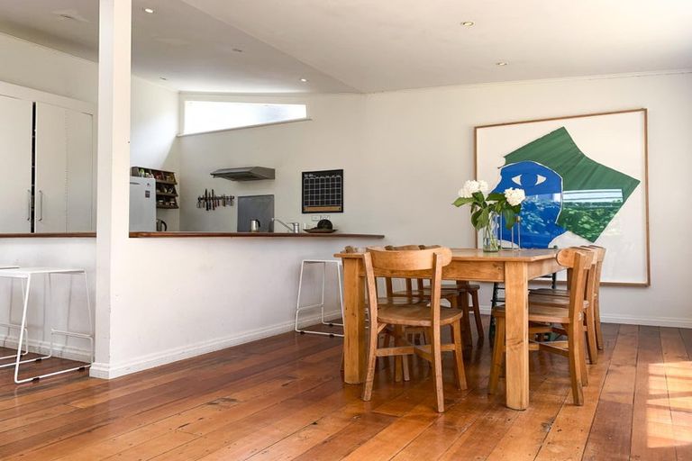 Photo of property in 9 School Road, Morningside, Auckland, 1021