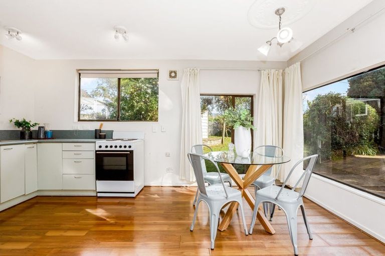 Photo of property in 15 Chew Place, Ranui, Porirua, 5024
