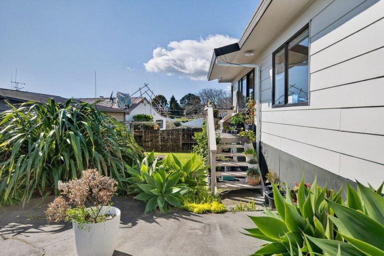 Photo of property in 6a Te Arawa Place, Welcome Bay, Tauranga, 3112