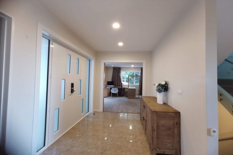 Photo of property in 1004a East Coast Road, Northcross, Auckland, 0630