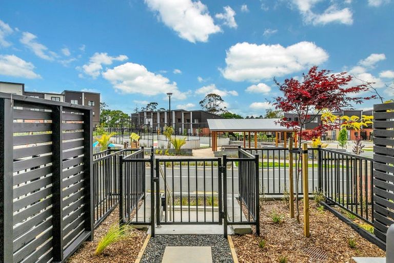 Photo of property in 49 Jabuka Street, Glen Eden, Auckland, 0602
